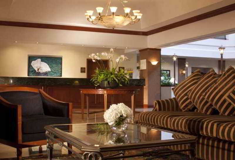 Embassy Suites By Hilton Dallas Near The Galleria Beltér fotó